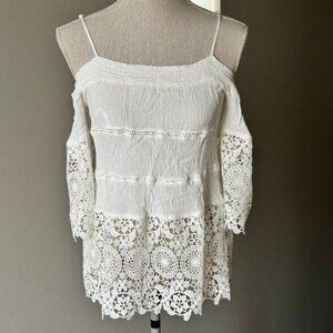 INFINITY RAINE Gorgeous White  Boho Lace Detail Top - Size Medium